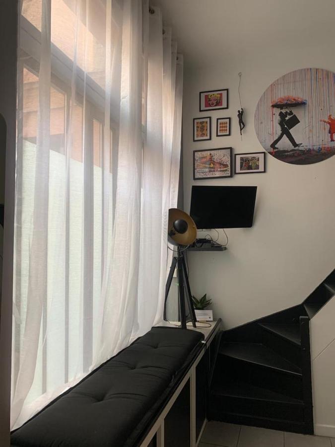 Appartamento Spacious Bright Split Level Flat In The Fashionable Marais Parigi